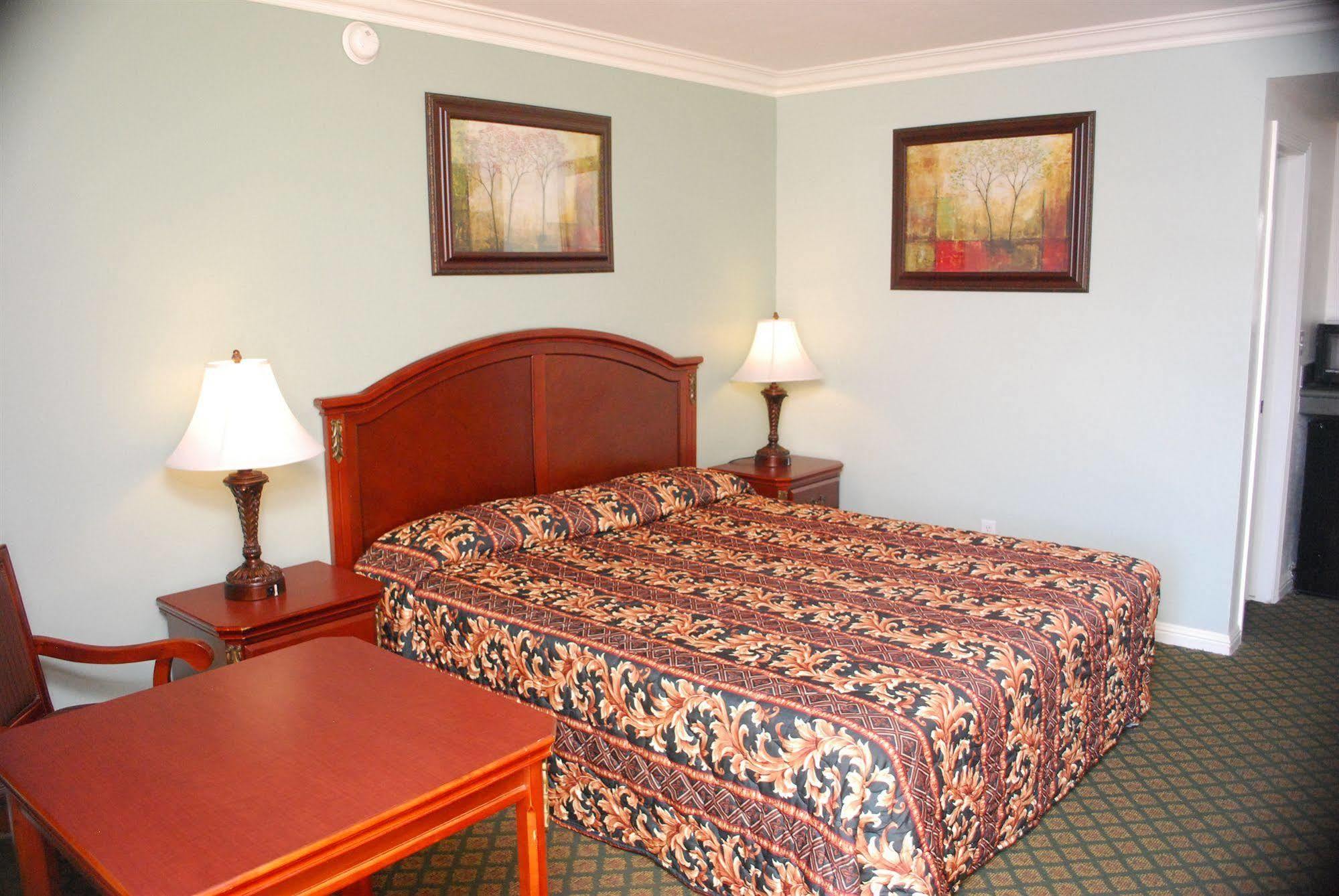Friendly Hills Inn Віттіер Екстер'єр фото