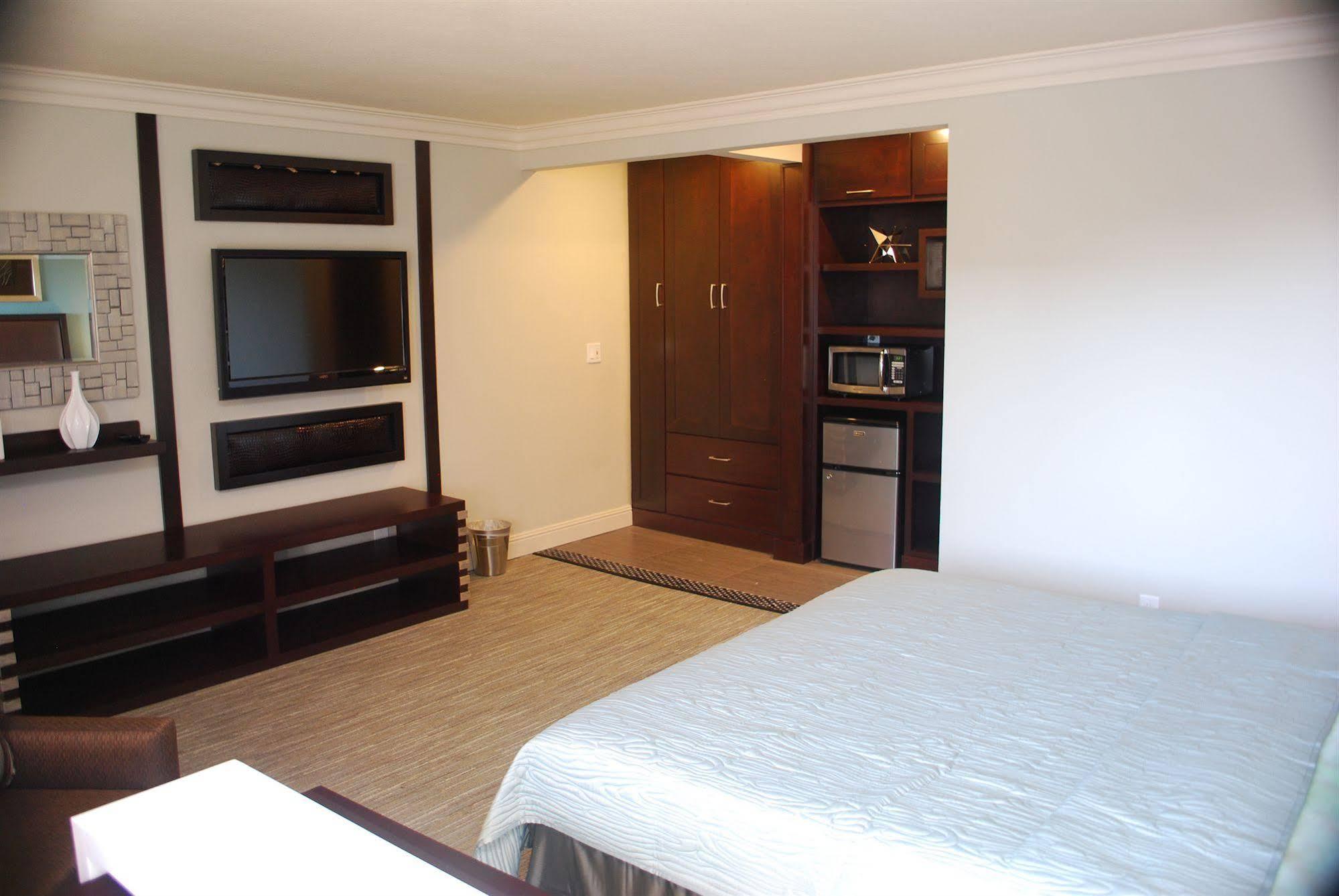 Friendly Hills Inn Віттіер Екстер'єр фото